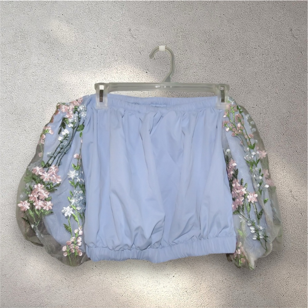 Floral Embroidered Puff Sleeve Top